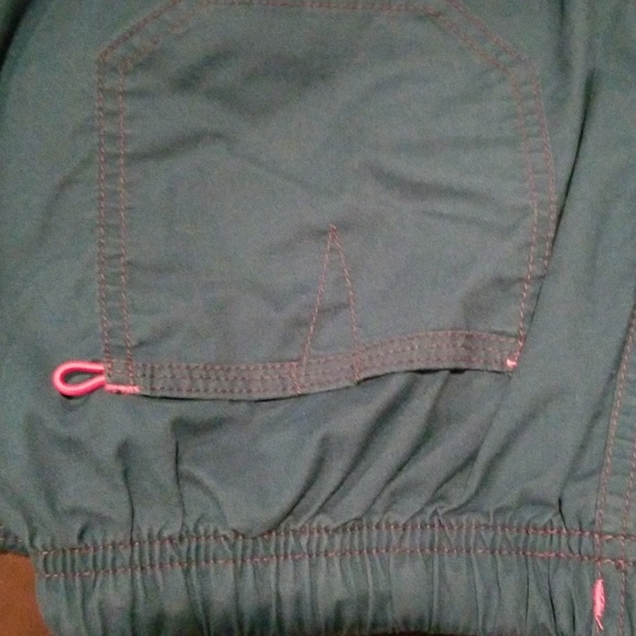 Scrub - Picture 4 of 6